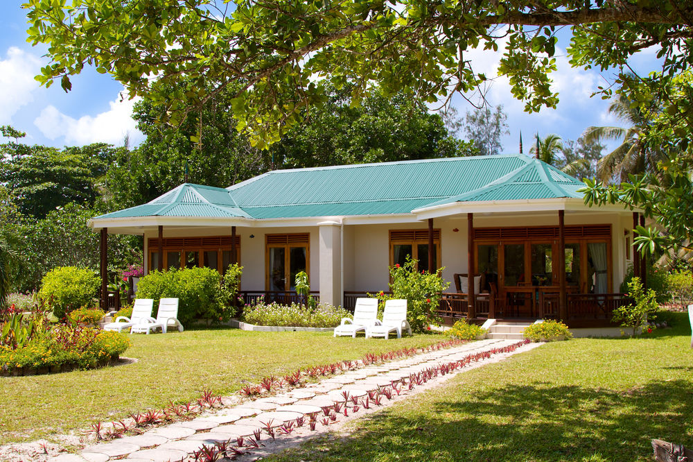 Les Villas D'or Baie Sainte Anne Seychelles thumbnail